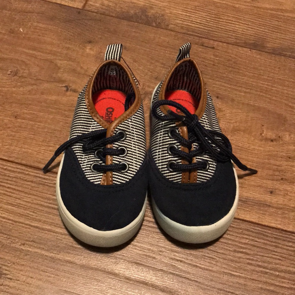 OshKosh shoes